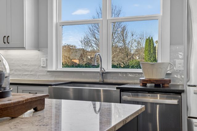 998 Spruce Ridge Ln, Spring Hill, TN 37174