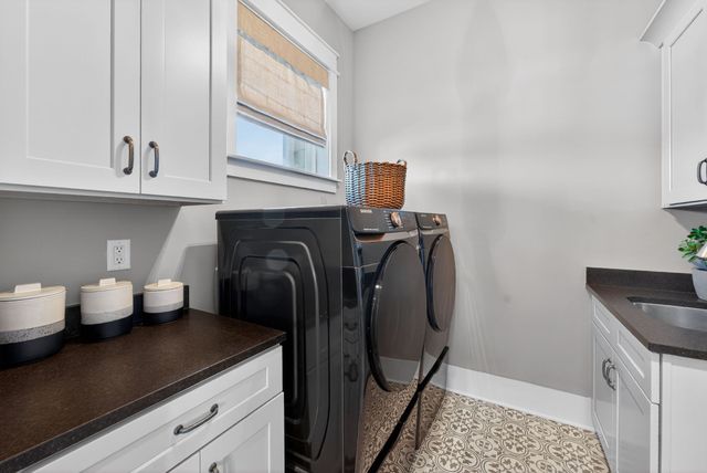 998 Spruce Ridge Ln, Spring Hill, TN 37174