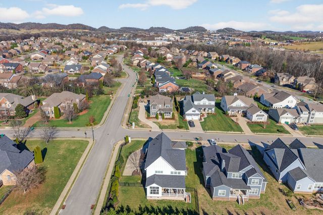 998 Spruce Ridge Ln, Spring Hill, TN 37174