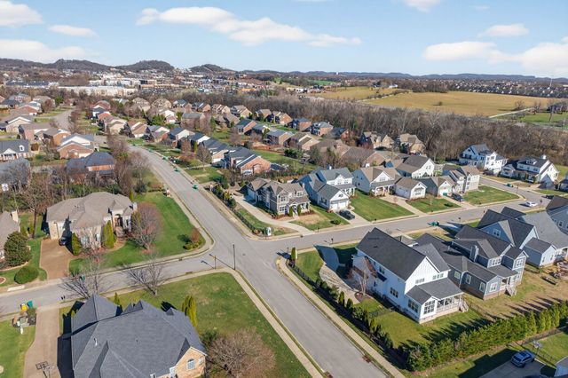 998 Spruce Ridge Ln, Spring Hill, TN 37174