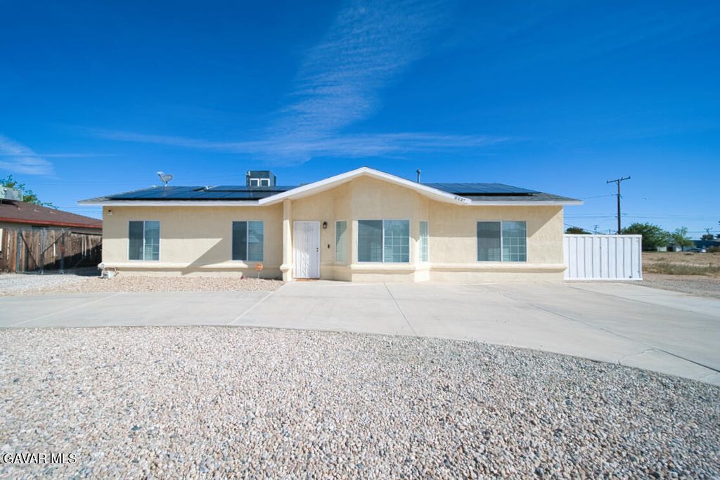 8447 Fernwood Avenue, California City, CA 93505