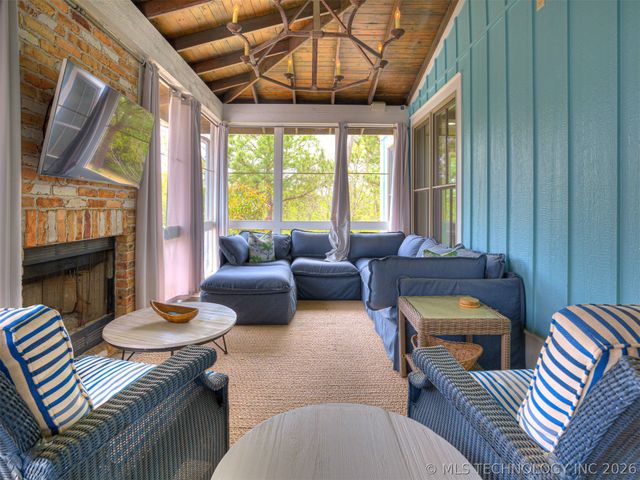 53 Ridgeline Road, Carlton Landing, OK 74432