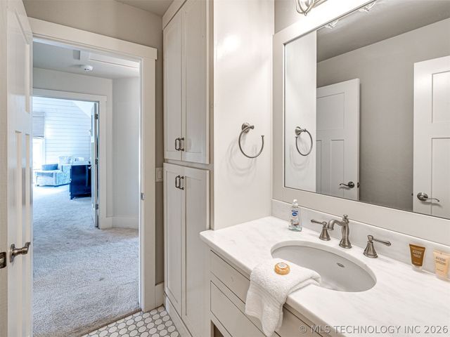 53 Ridgeline Road, Carlton Landing, OK 74432