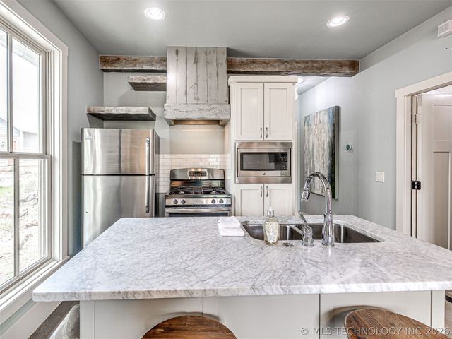 53 Ridgeline Road, Carlton Landing, OK 74432