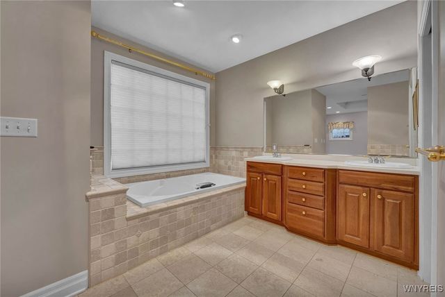 5294 Briercliff Drive, Hamburg, NY 14075