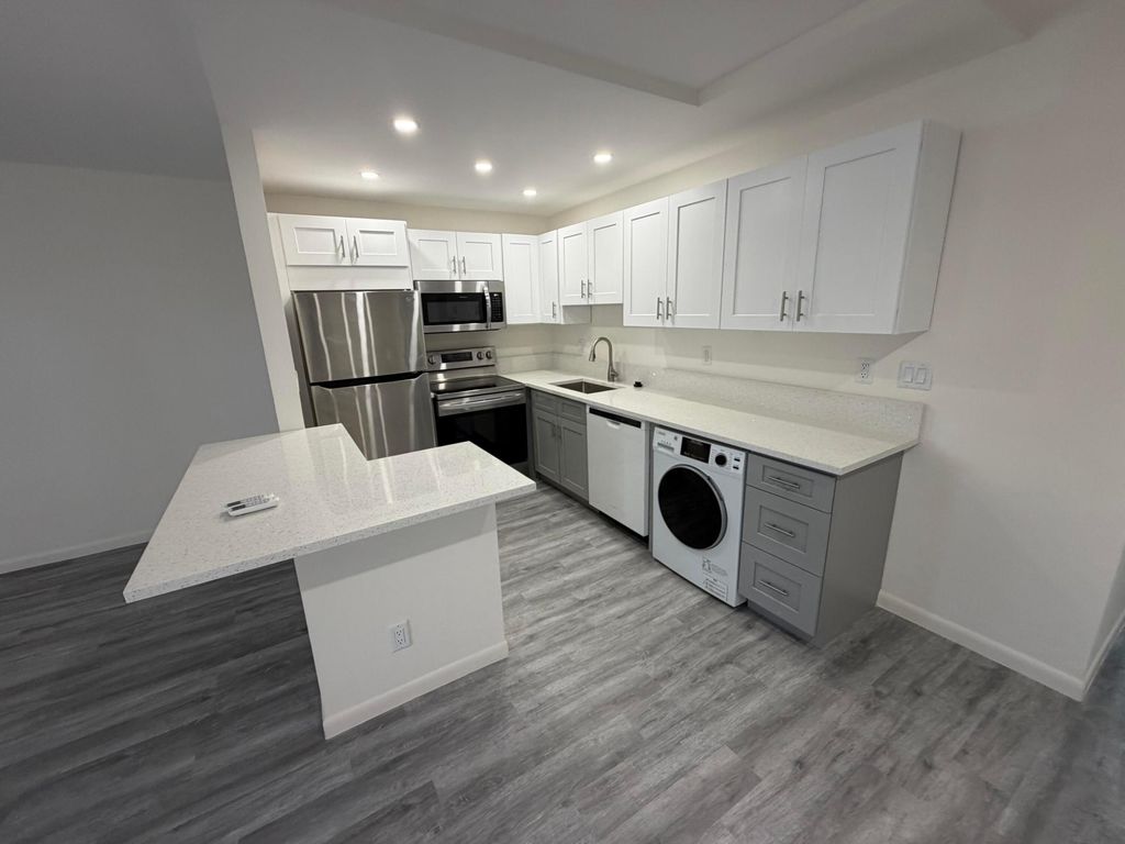 370 E Horizons 203, Boynton Beach, FL 33435