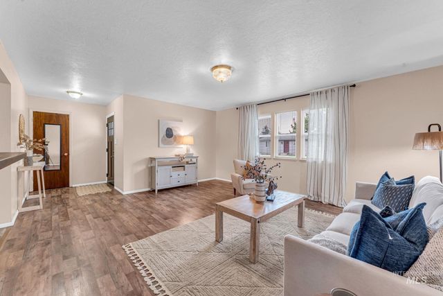 246 Avenida Del Rio Dr, Twin Falls, ID 83301