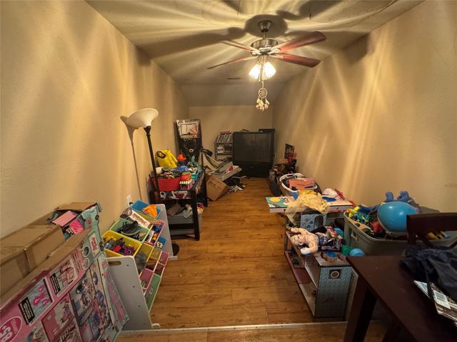 918 N Barnett Avenue, Dallas, TX 75211