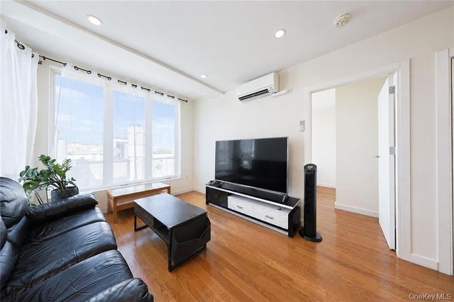 8629 Bay Parkway 5G, Brooklyn, NY 11214