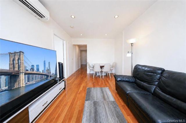 8629 Bay Parkway 5G, Brooklyn, NY 11214