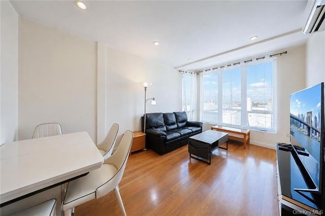8629 Bay Parkway 5G, Brooklyn, NY 11214