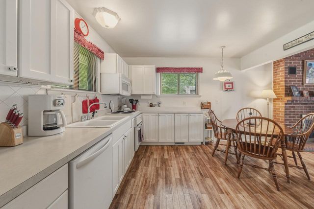 N1845 Wooddale DRIVE, Lake Geneva, WI 53147
