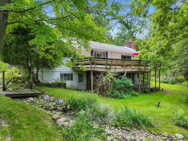 N1845 Wooddale DRIVE, Lake Geneva, WI 53147