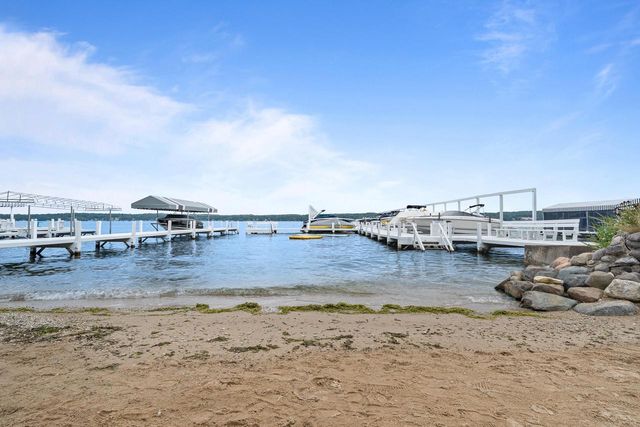 N1845 Wooddale DRIVE, Lake Geneva, WI 53147