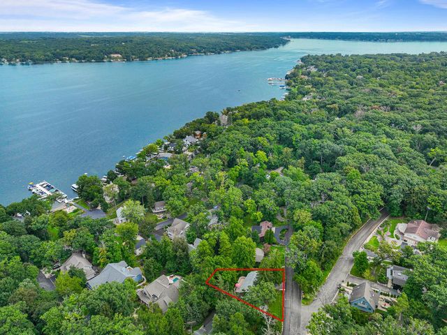 N1845 Wooddale DRIVE, Lake Geneva, WI 53147