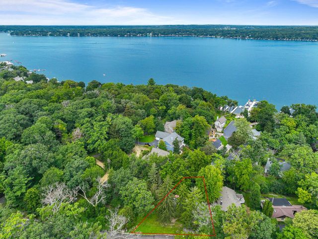 N1845 Wooddale DRIVE, Lake Geneva, WI 53147