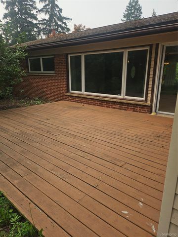 7171 Merrybrook Street, West Bloomfield Charter Township, MI 48322