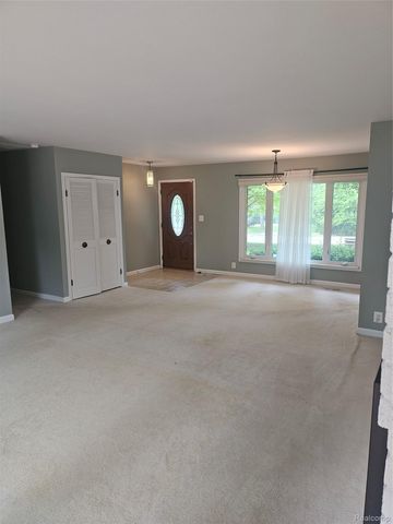 7171 Merrybrook Street, West Bloomfield Charter Township, MI 48322