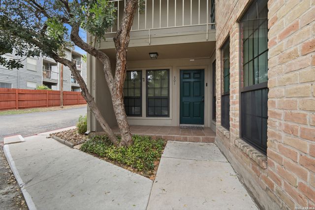 7711 Callaghan Rd Apt 301, San Antonio, TX 78229