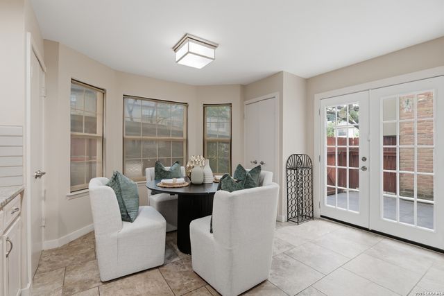 7711 Callaghan Rd Apt 301, San Antonio, TX 78229