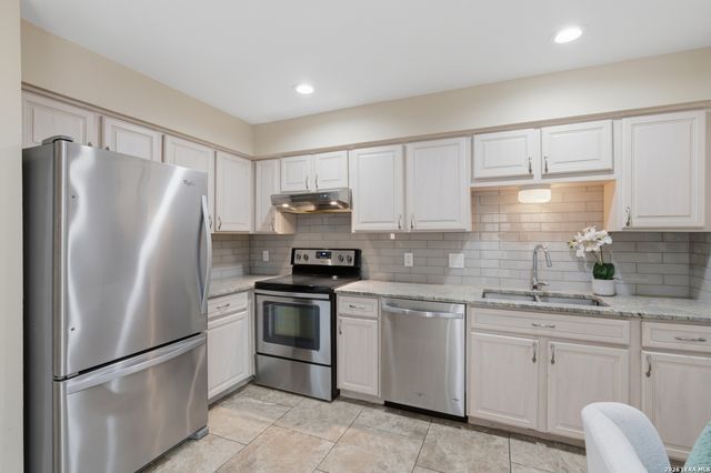 7711 Callaghan Rd Apt 301, San Antonio, TX 78229