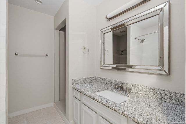 7711 Callaghan Rd Apt 301, San Antonio, TX 78229