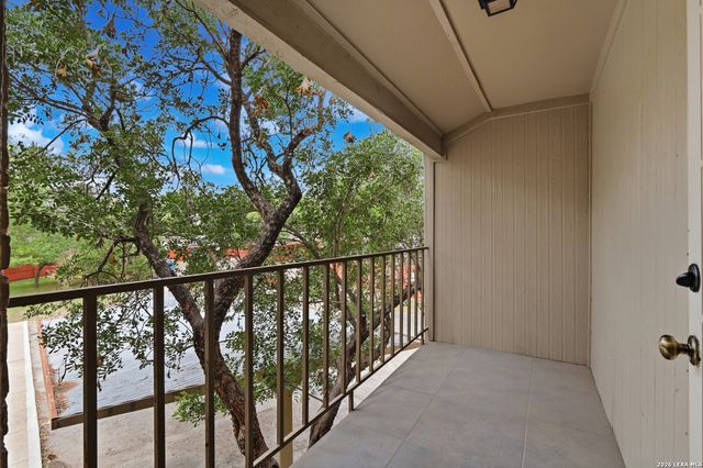 7711 Callaghan Rd Apt 301, San Antonio, TX 78229