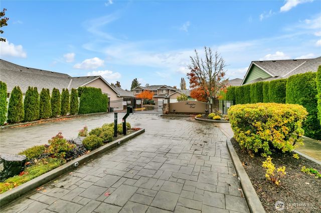 10700 SE 260th Street #D101, Kent, WA 98030