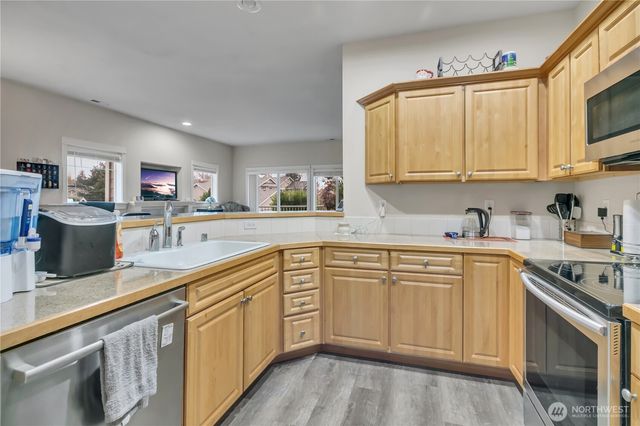 10700 SE 260th Street #D101, Kent, WA 98030