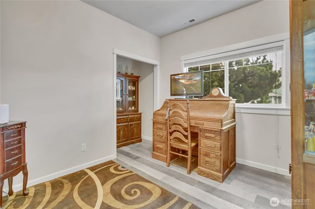 10700 SE 260th Street #D101, Kent, WA 98030