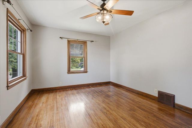 262 Cottage Grove Avenue, Waterloo, IA 50703
