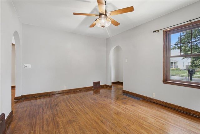 262 Cottage Grove Avenue, Waterloo, IA 50703