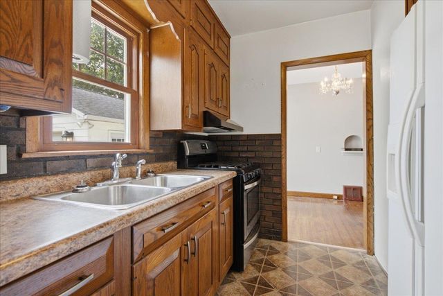 262 Cottage Grove Avenue, Waterloo, IA 50703