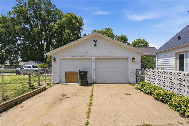 262 Cottage Grove Avenue, Waterloo, IA 50703