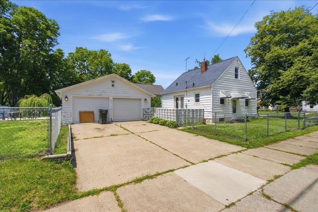 262 Cottage Grove Avenue, Waterloo, IA 50703