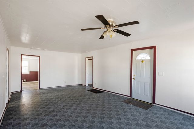 616 3rd Street, Perry, IA 50220