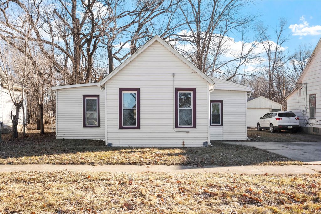 616 3rd Street, Perry, IA 50220