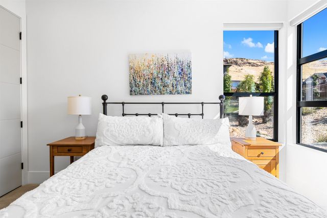 1903 S Meteor Way, Boise, ID 83712