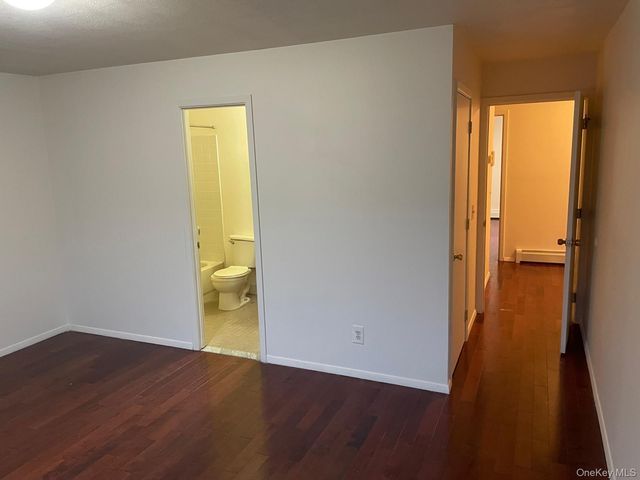 7 Dune Court, Bronx, NY 10473