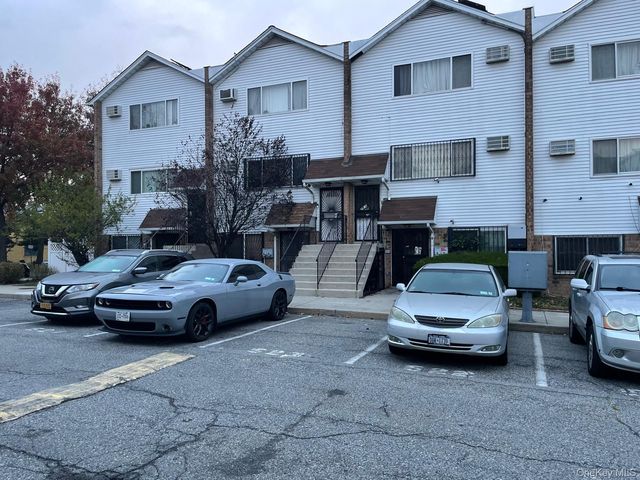 7 Dune Court, Bronx, NY 10473