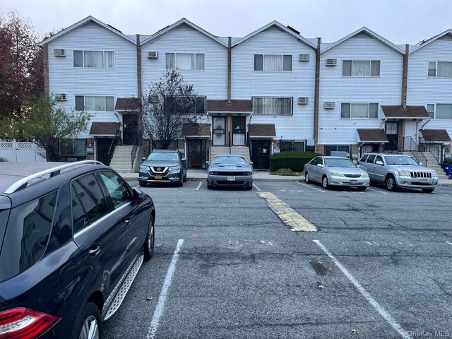 7 Dune Court, Bronx, NY 10473