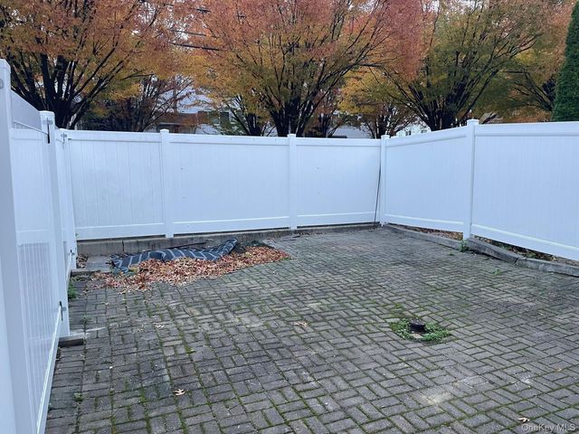 7 Dune Court, Bronx, NY 10473