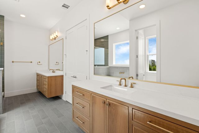 710 Waverly Street D, Houston, TX 77007