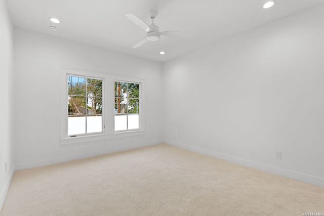 817 Garraty Rd, Terrell Hills, TX 78209