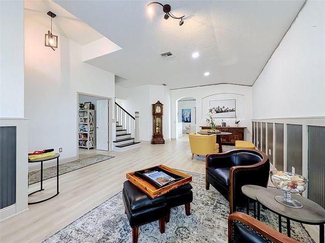 5846 BENT GRASS DRIVE, Valrico, FL 33596