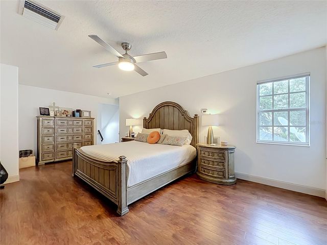 5846 BENT GRASS DRIVE, Valrico, FL 33596