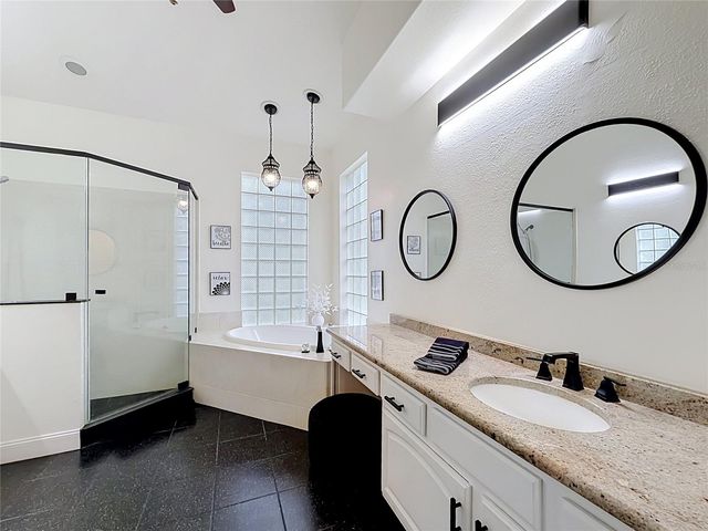 5846 BENT GRASS DRIVE, Valrico, FL 33596