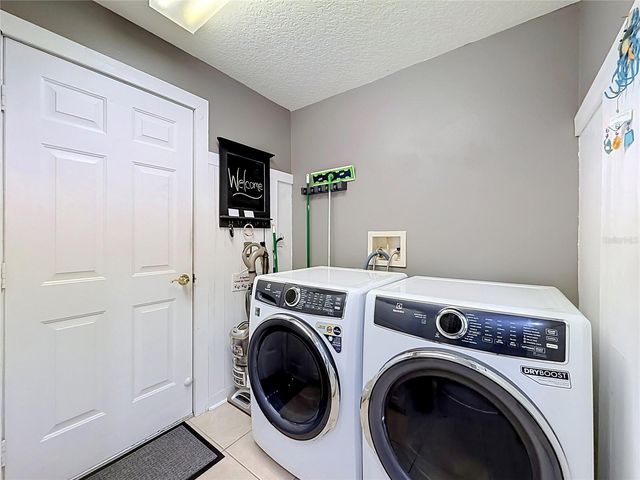 5846 BENT GRASS DRIVE, Valrico, FL 33596