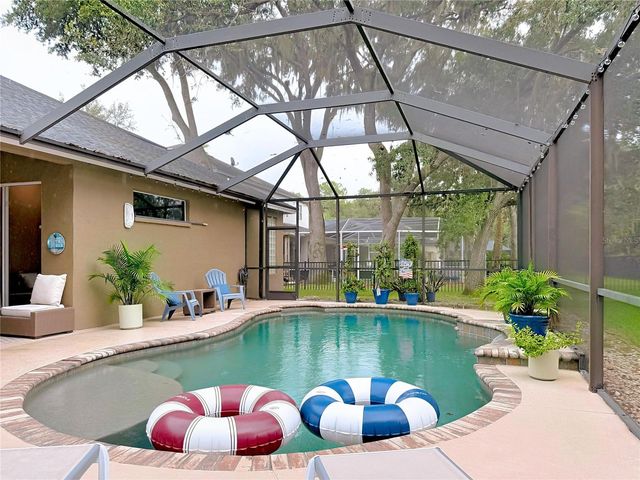 5846 BENT GRASS DRIVE, Valrico, FL 33596
