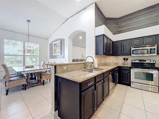 5846 BENT GRASS DRIVE, Valrico, FL 33596